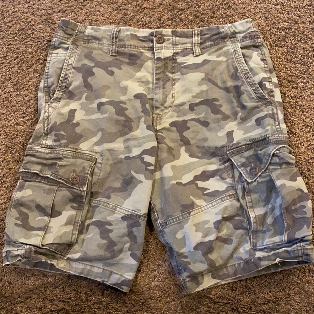 Men’s cargo shorts